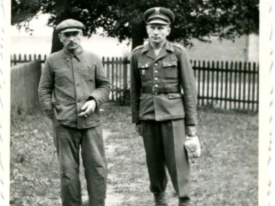 Stanisław Jurkin (w mundurze) z ojcem (Stanisławem) po powrocie z ZSRS