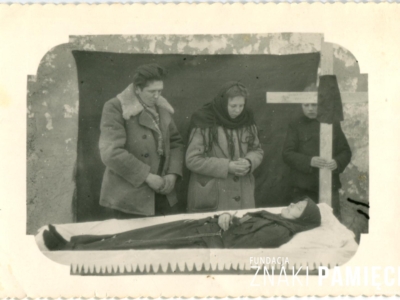      Pogrzeb Marii Dziurdź, zmarłej na zesłaniu w Kazachstanie