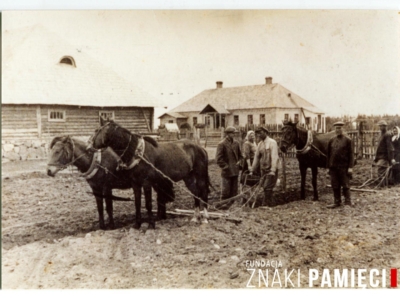 Rodzina Sajkowskich, w tym od lewej: Ewa Sajkowska, Mieczysław Sajkowski , Antoni Sajkowski