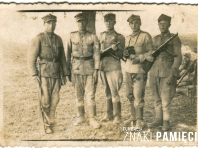      Stanisław Sługocki (pierwszy z prawej) w Wojsku Polskim