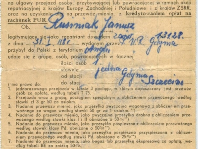 Janusz Rusiniak (trzeci z prawej) z kolegami i koleżanką z Korpusu Kadetów na Bliskim Wschodzie