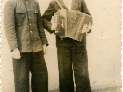      Jan Kozakowski (z lewej) i Piotr Kosiuk na zesłaniu w ZSRS