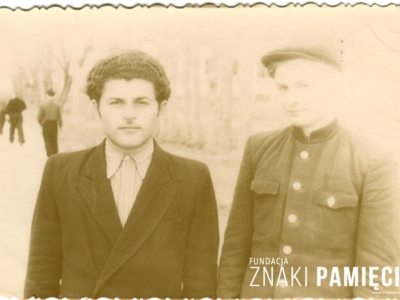     Jan Kozakowski (z prawej) z greckim znajomym na zesłaniu w Kazachstanie