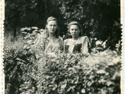 Maria Szota (z prawej) z koleżanką na zesłaniu w Kazachstanie