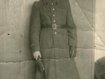 Stanisław Szabłowski w Wojsku Polskim – fotografia wysłana w 1945 roku do rodziny przebywającej na zesłaniu w ZSRS (żony Jadwigi i córek: Wiesławy i Hanny)