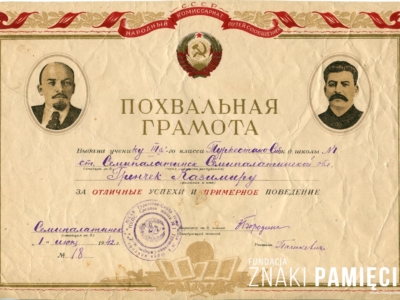 Dyplom pochwalny dla Kazimierza Grenczaka jako najlepszego ucznia klasy szkoły sowieckiej, wydany na zesłaniu w ZSRS