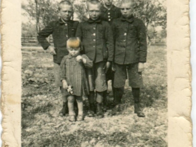 Kuzyni Marii Szoty wraz z nią w Nowej Kwasówce na Grodzieńszczyźnie