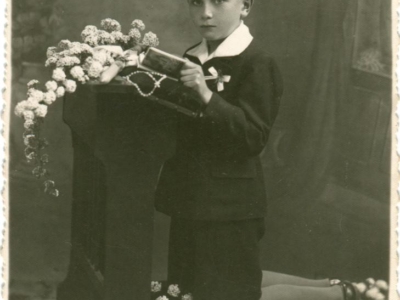 Waldemar Neuman podczas Pierwszej Komunii Świętej