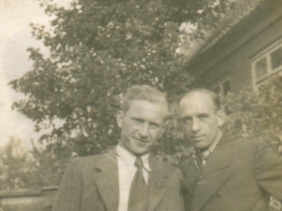 Ludwik Szabłowski ( z lewej) wraz z kolegą w Anglii po demobilizacji 2 Korpusu i zwolnieniu ze służby wojskowej