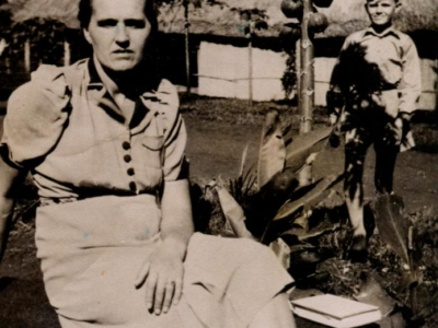 Anna Ostrowska i jej syn Zbigniew Ostrowski w osiedlu dla uchodźców polskich w Masindi