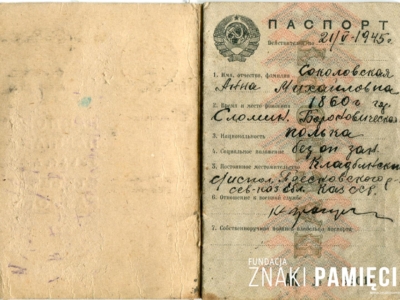 Sowiecki paszport Anny Sokołowskiej zesłanej w głąb ZSRS