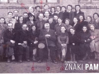 Działacze Związku Patriotów Polskich oraz personel polskiej szkoły w Semipałatyńsku