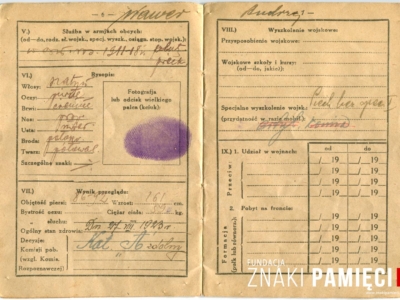 Książeczka wojskowa Andrzeja Wawera, funkcjonariusza Policji Państwowej, zamordowanego w ramach zbrodni katyńskiej