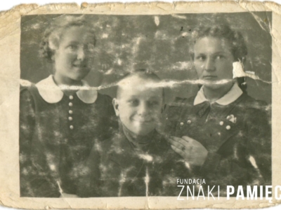Rodzeństwo Neumanów: Eugenia (pierwsza z lewej), Waldemar i Irena na zesłaniu
