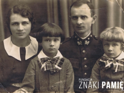      Rodzina Popławskich: Mieczysław i Janina z dziećmi Konradem i Mirosławem