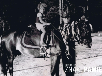 W koszarach w Kraśnem – na koniu Mirosław Popławski